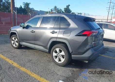 2019 Toyota Rav4 Xle z USA, uszkodzony, nr VIN 2T3P1RFV3KW064566
